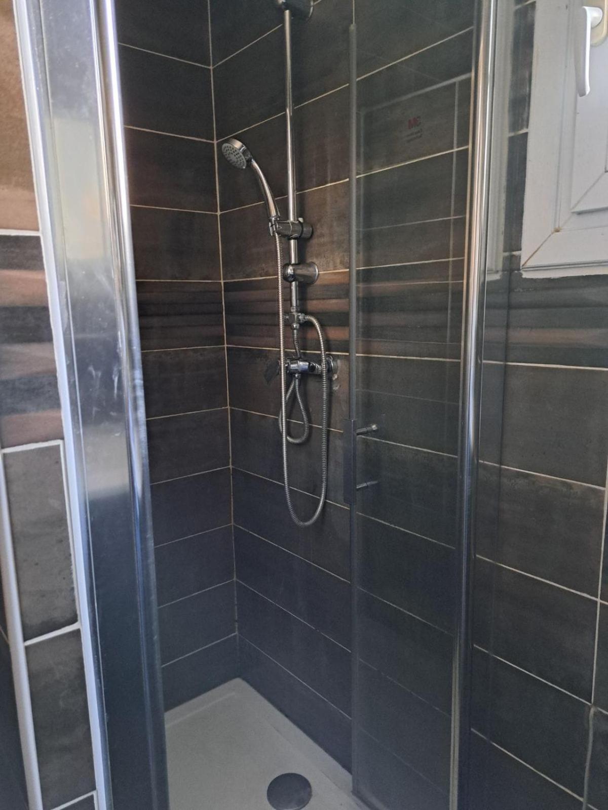 Chambre Solo Duo 20 Min Paris Drancy Eksteriør billede
